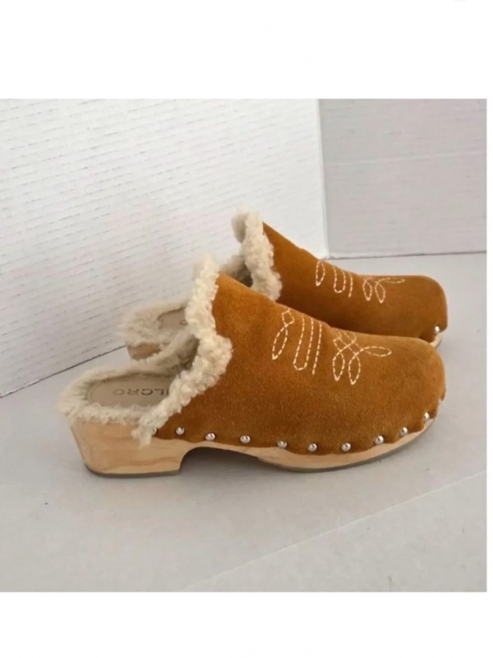 PILCRO Western Suede Clogs Size 7 Faux Shearling Studded Mules